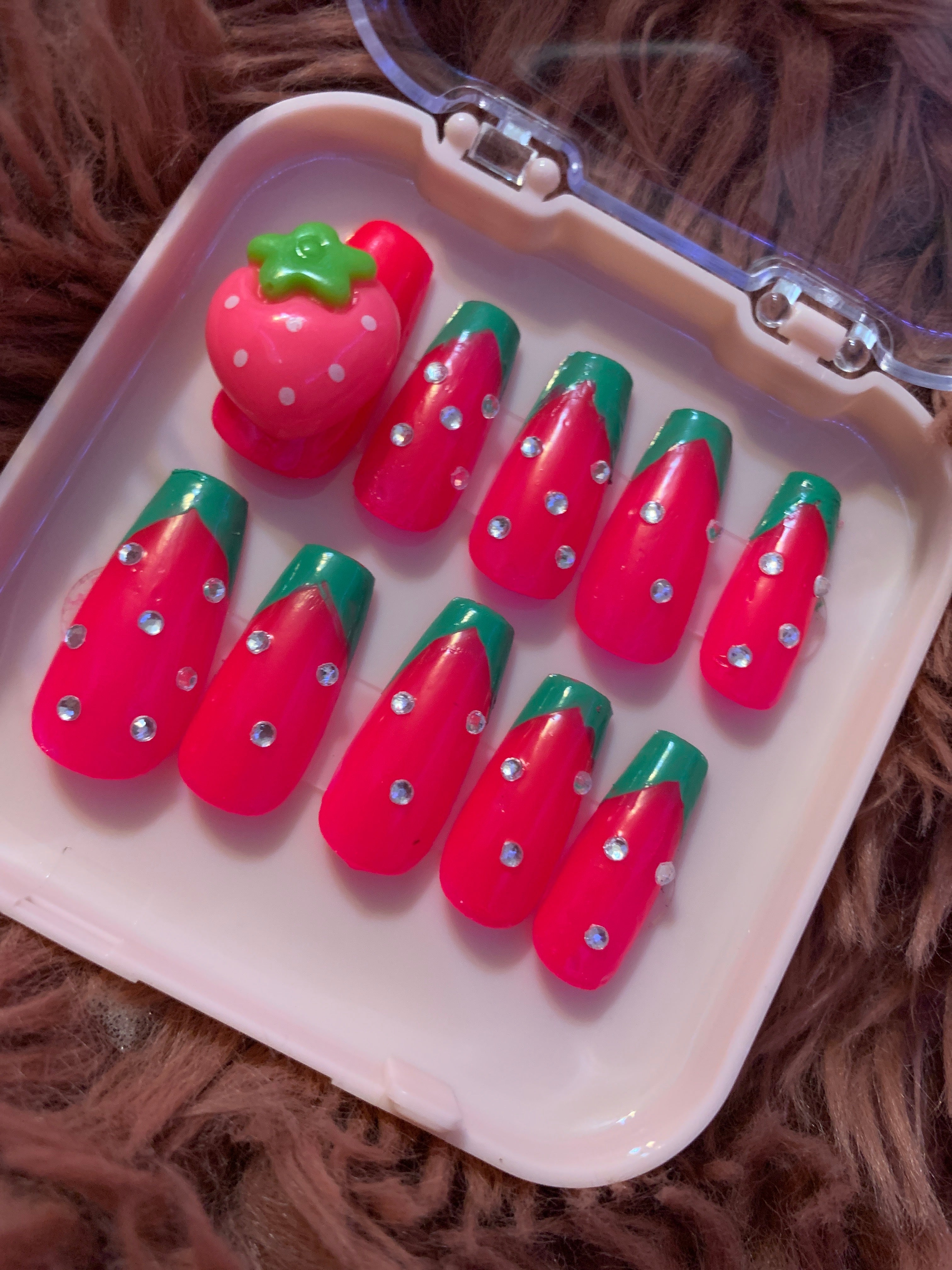 Strawberry press on nails
